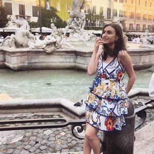 Meet your Posher, Angelica